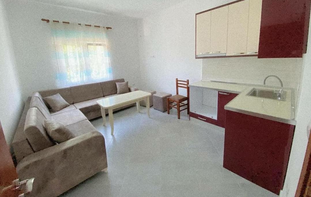 Bar-Restaurant-Hotel-Familja Klos Luaran gambar