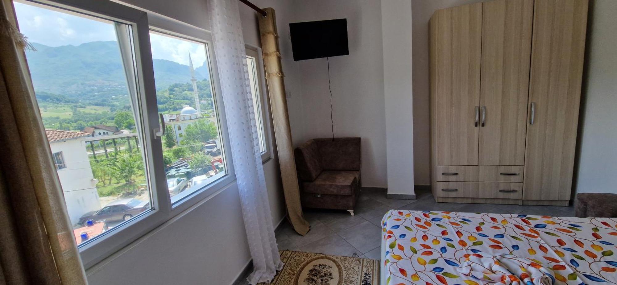 Bar-Restaurant-Hotel-Familja Klos Luaran gambar